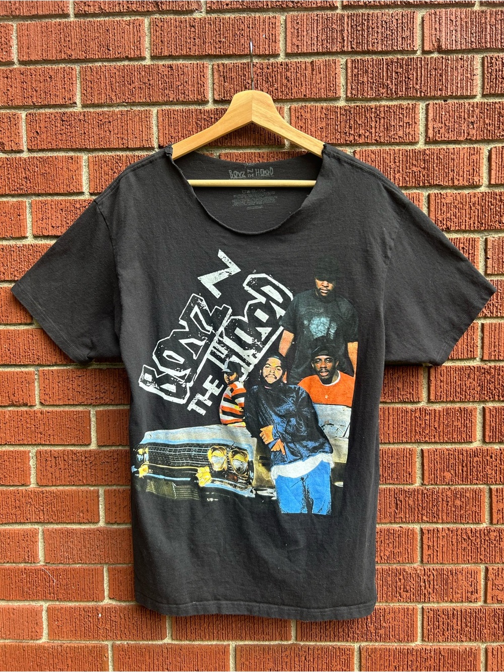 Boyz n the Hood Graphic T-Shirt Black Distressed Neck Size Large